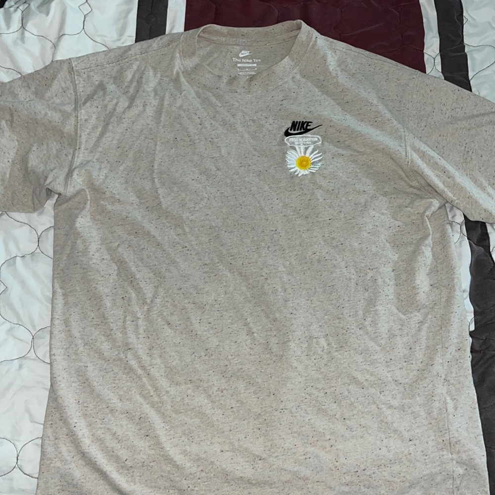 Nike Graphic Tee